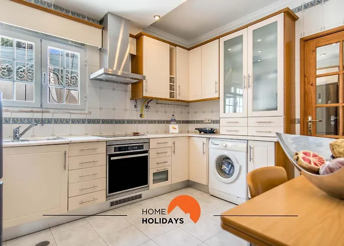 #128 Private Pool & Spacious Vakantiehuis *