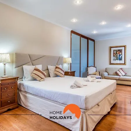 #128 Number 10 By Holidays Ferienhaus