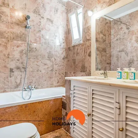 Casa vacanze #128 Number 10 By Holidays